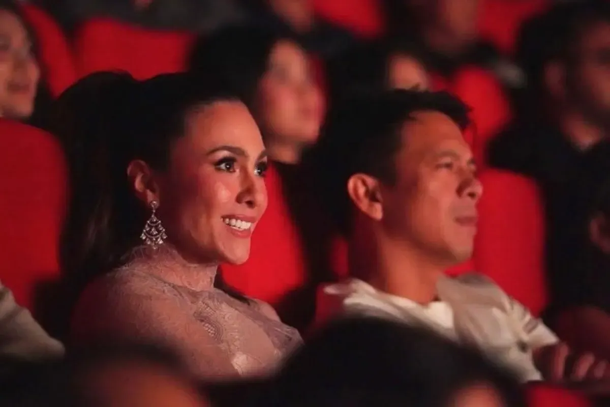 Ariel Noah dan Wulan Guritno keciduk netizen nonton film bareng. (Sumber: media sosial X)