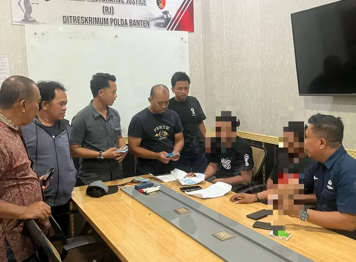 Tim Gakkumdu memeriksa dua dari lima terduga politik uang pemungutan suara ulang Kabupaten Serang. (Sumber: Dok. Gakkumdu Serang)