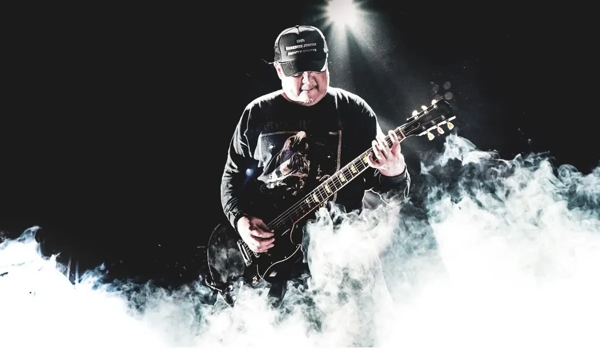 Ricky Siahaan, gitaris Seringai, meninggal usai tampil di Tokyo. Ia dikenang sebagai sosok penuh energi selama di dunia seni. (Sumber: Official Seringai Band)