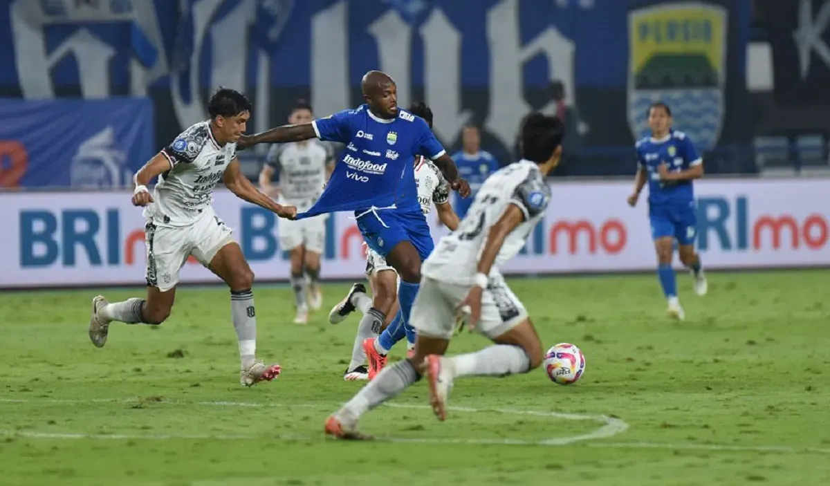 Gervane Kastaneer jadi harapan Bojan Hodak di tengah krisis penyerang yang dialami Persib. (Foto: persib.co.id)