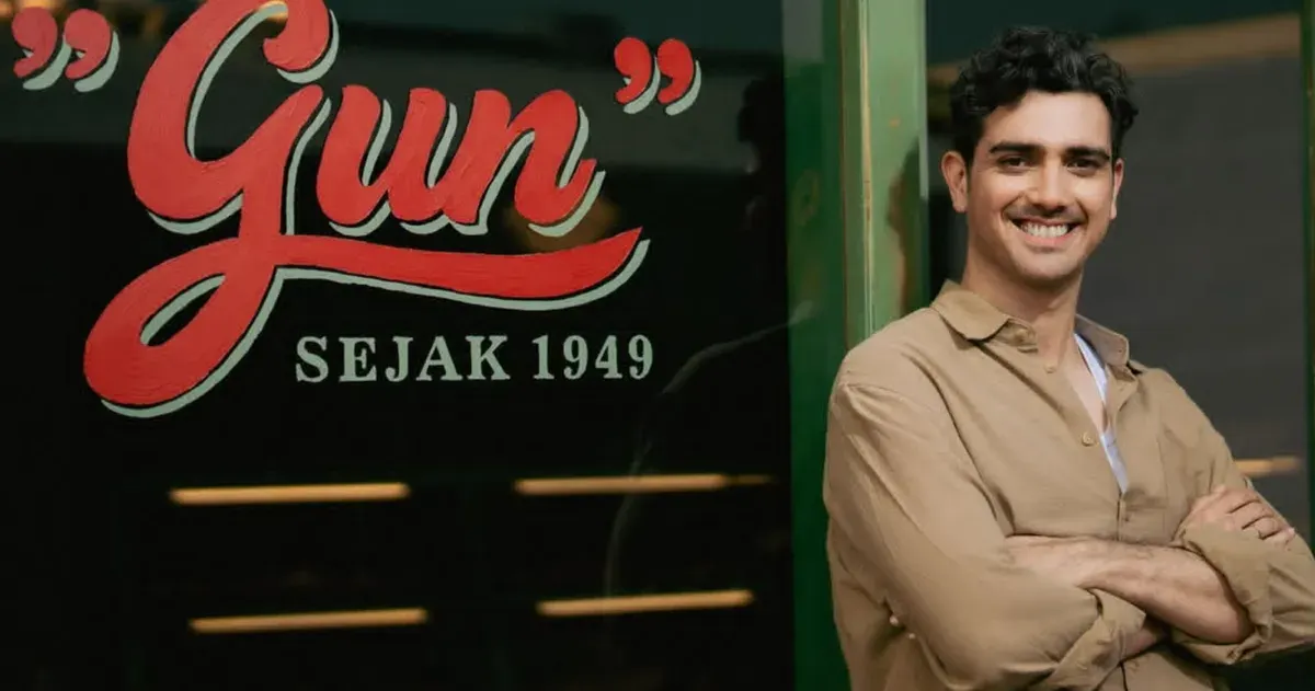 Fachri Albar kembali ditangkap terkait narkoba oleh Polres Jakbar. Ini bukan kasus pertamanya. Meski berbakat, kariernya kerap terganggu. Ia tetap didukung istrinya, Renata Kusmanto. (Sumber: Capture Instagram @aialbar)