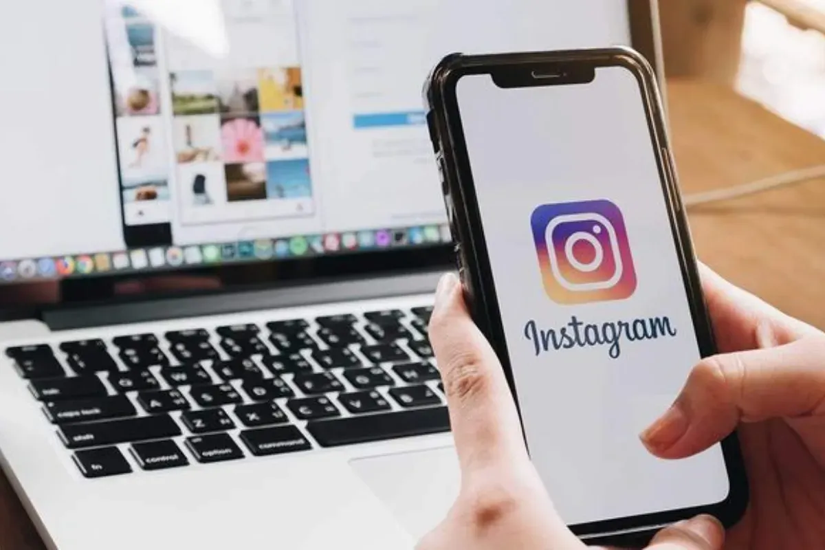 Simak cara menggunakan kode QR untuk mengundang teman ke grup Instagram. (Sumber: Pinterest/Linformatique.org)