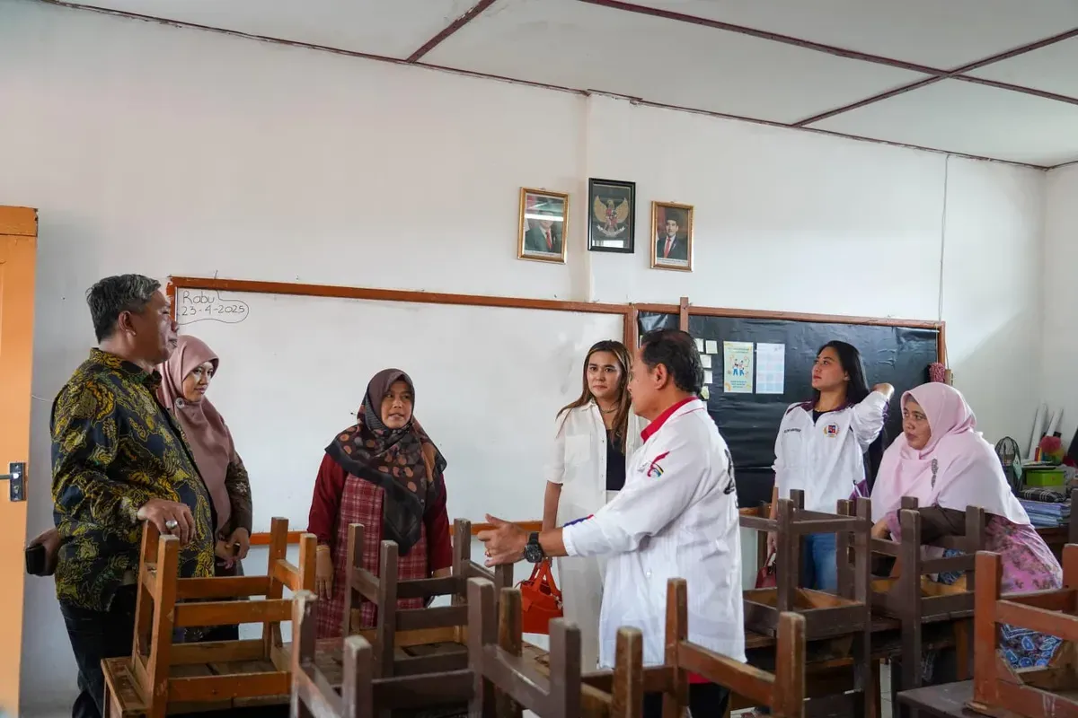 Komisi IV DPRD Kota Bogor saat melakukan peninjauan ke SDN Bantarjati 9, Bantarjati, Bogor Utara, Kota Bogor, Rabu 23 April 2025. (Sumber: Sekretariat DPRD Kota Bogor)