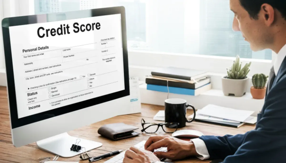 Skor BI Checking anjlok akibat pinjol, dapat halangi Anda ajukan KPR di bank. (Sumber: Freepik/ rawpixel.com)