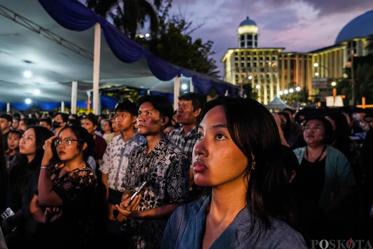 Duta Besar Vatikan untuk Indonesia yakni Monsinyur (Mgr) Piero Pioppo memimpin Misa Requiem untuk Paus Fransiskus di Gereja Katedral, Jakarta, Kamis, 24 April 2025. (Sumber: Poskota/Bilal Nugraha Ginanjar)
