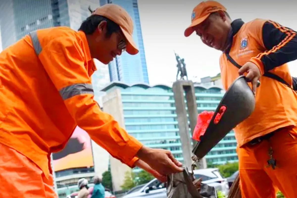 Potret petugas PPSU DKI Jakarta. (Sumber: Instagram/@dkijakarta)
