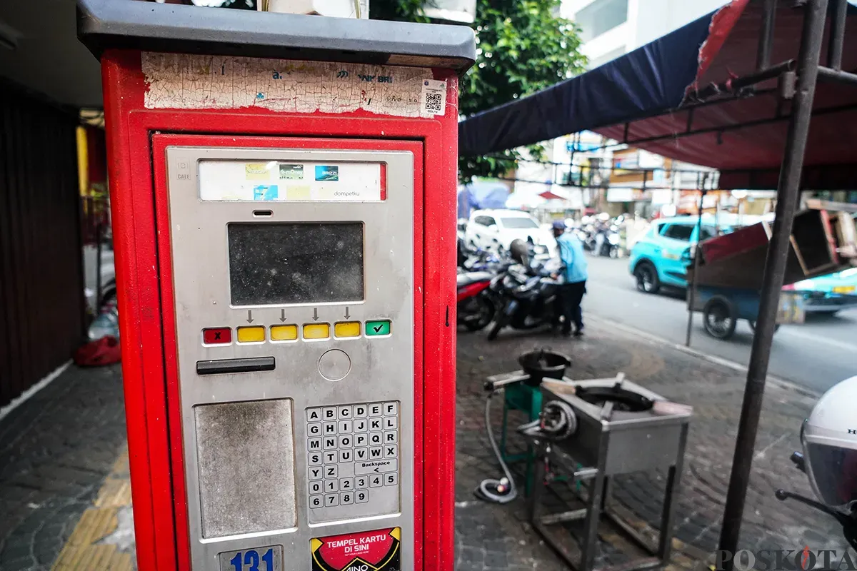 Kondisi mesin parkir elektronik yang tidak bisa digunakan lantaran rusak di Jalan Sabang, Jakarta, Jumat, 25 April 2025. (Sumber: Poskota/Bilal Nugraha Ginanjar)