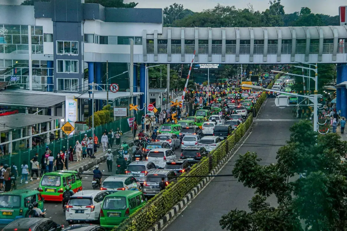 Salah satu titik kemacetan di Kota Bogor akibat angkot ngetem sembarangan. (Sumber: Diskominfo Kota Bogor)