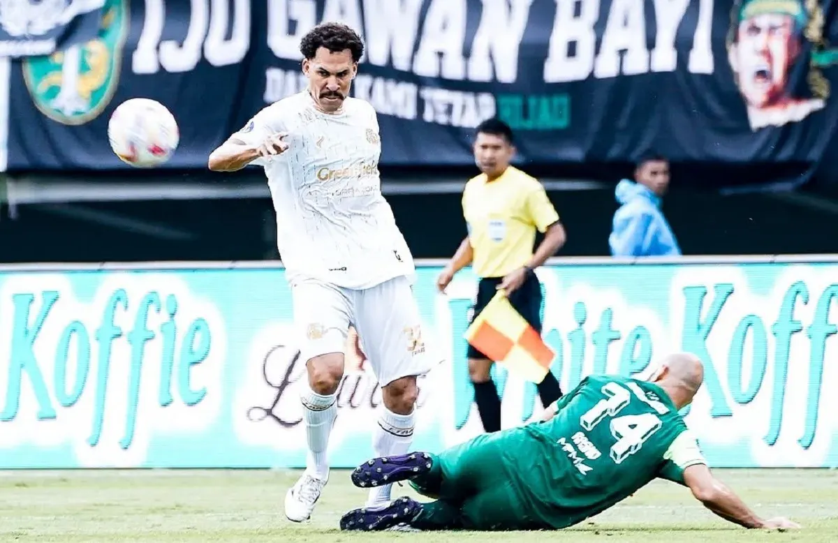 Duel Derby Jatim yang mempertemukan antara Arema FC vs Persebaya dalam lanjutan pekan 30 Liga 1 2024-25, bakal digelar di Bali tanpa penonton. (Foto: Instagram/@aremafcofficial)