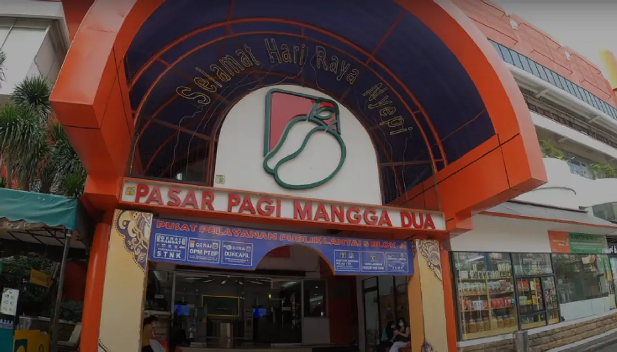 Barang palsu di Mangga Dua terus dibersihkan, ketahui risiko beli produk KW dan fakta dibalik razia besar-besaran. (Sumber: YouTube/KESITU)