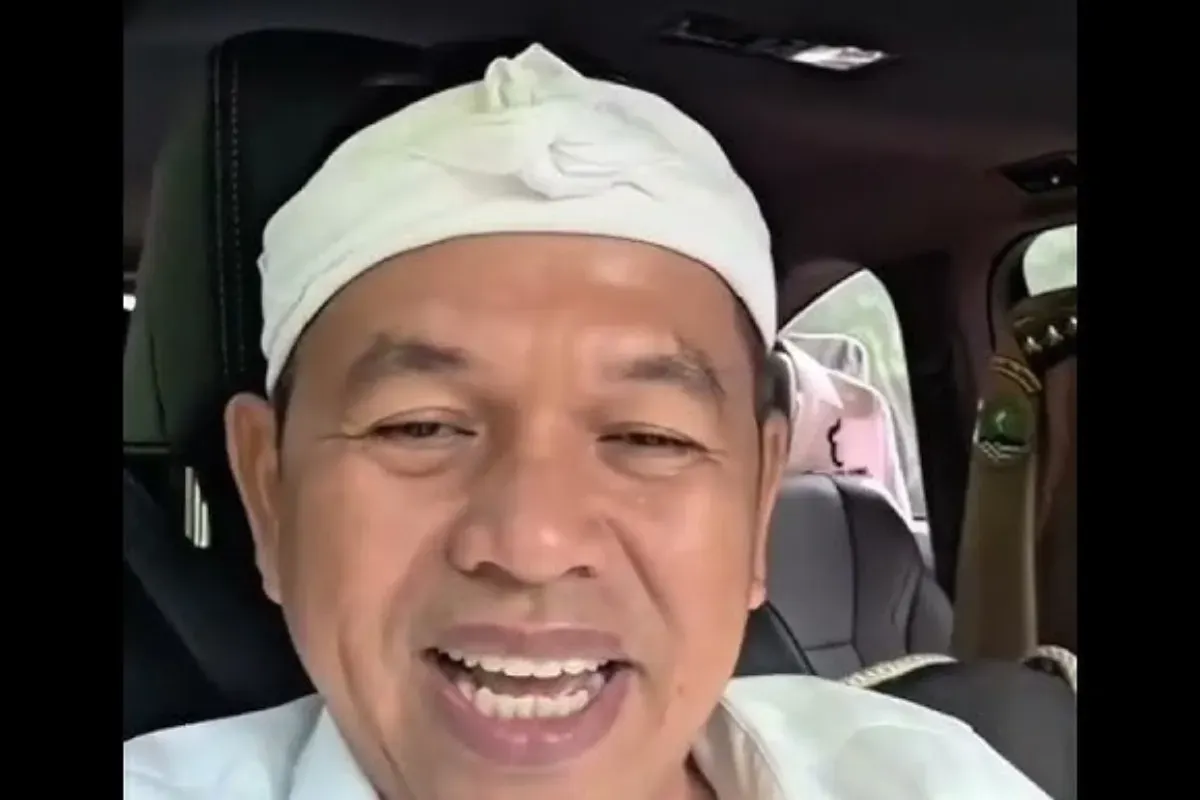 Gubernur Jabar, Dedi Mulyadi menanggapi aspirasi netizen soal usulan siswa gemulai dimasukkan ke barak militer. (Sumber: Instagram/Dedi Mulyadi)
