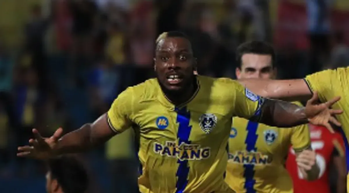 Persib Bandung dikabarkan tengah memantau striker asal Liberia, Kpah Sherman. (Sumber: Instagram/@kpah7)