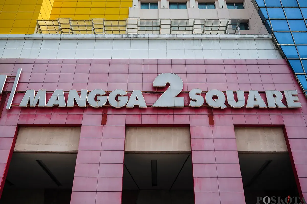 Kondisi setiap sudut lapak para pedagang yang tutup dan tampak sepi di Mangga Dua Square, Jakarta, Selasa, 29 April 2025. (Sumber: Poskota/Bilal Nugraha Ginanjar)