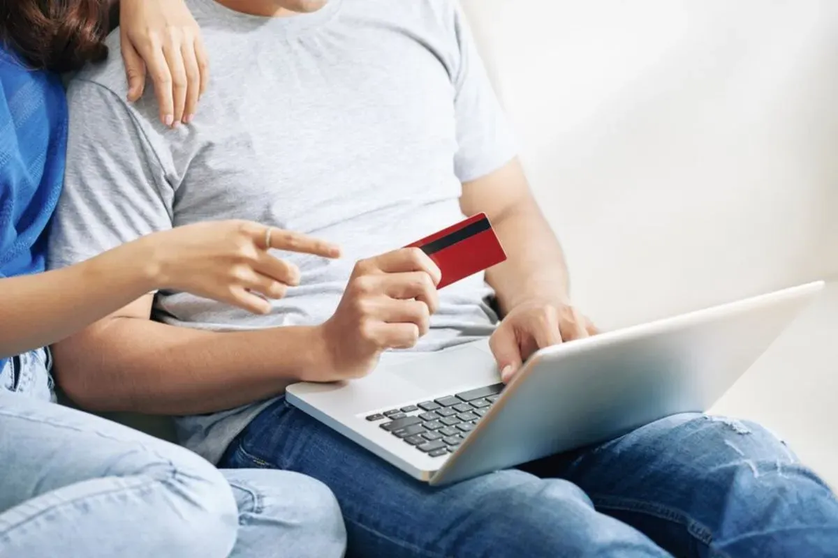 Cara mengajukan pinjol dan strategi agar cepat disetujui. (Sumber: Freepik)