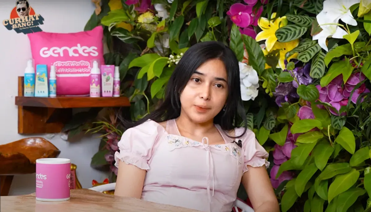 TikToker viral Dilan Janiyar berbagi kisah pahit perselingkuhan suaminya, simak pengakuannya di podcast Denny Sumargo. (Sumber: YouTube/Podcast Curhat Bang Deny Sumargo)