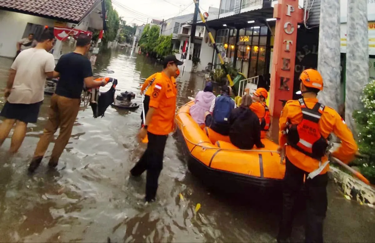 Hujan lebat yang mengguyur wilayah Kecamatan Pondok Gede, Kota Bekasi sejak siang hingga sore menyebabkan sedikitnya enam titik banjir. (Sumber: Istimewa)