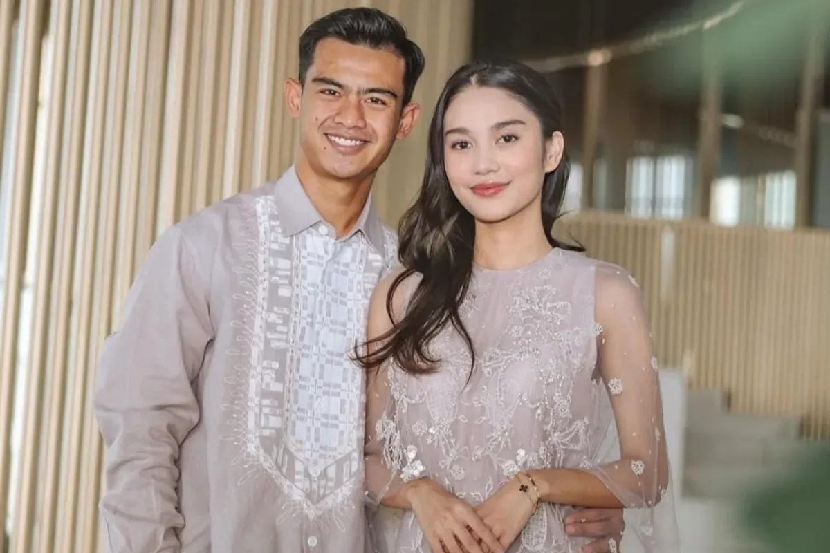 Meski putusan cerai telah dikeluarkan secara verstek, status hukum Pratama Arhan dan Azizah masih sah sebagai suami istri hingga ikrar talak resmi dibacakan pada 29 September. (Sumber: Instagram/@pratamarhan8)
