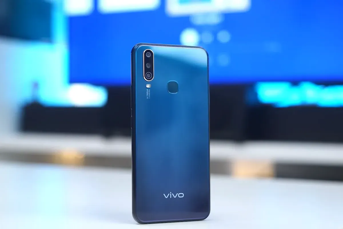 Spesifikasi dan Harga Smartphone Vivo Y17 (Sumber: YouTube/GadgetIn)
