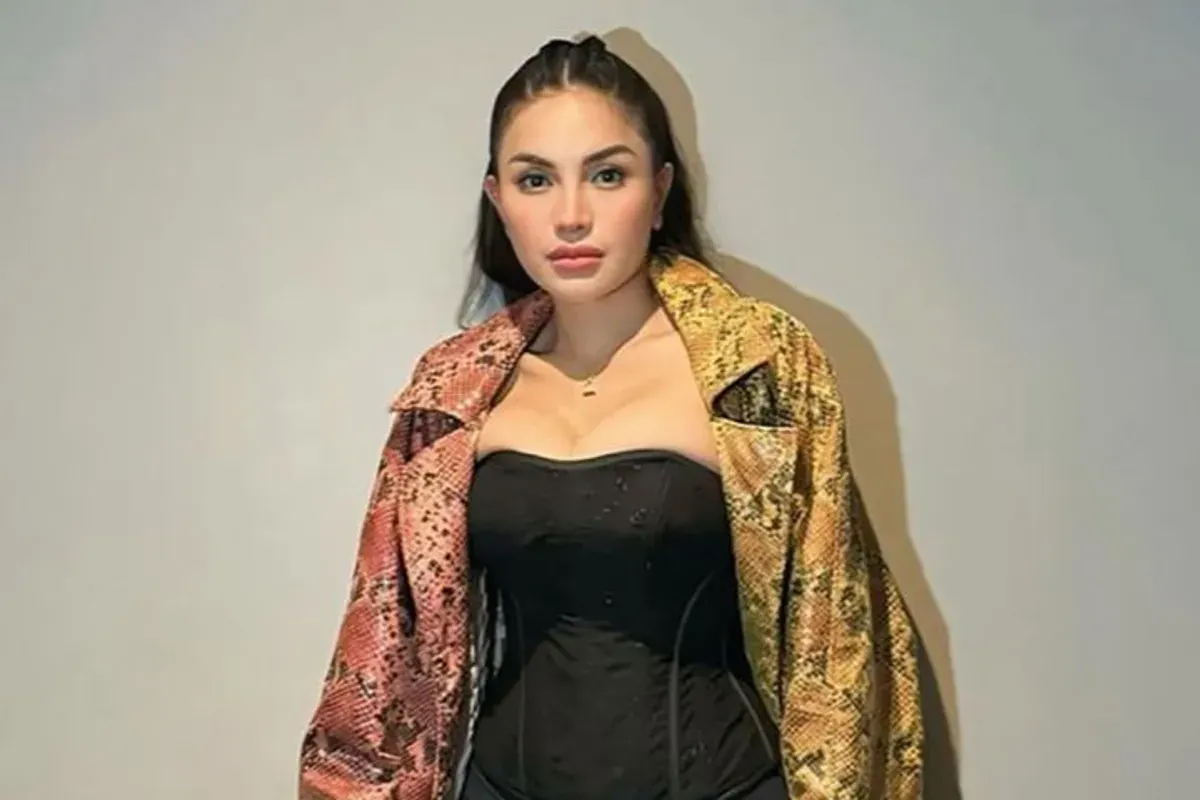 Usai divonis 4 tahun, kuasa hukum Nikita Mirzani sebut ada kekeliruan hakim yang mengabaikan fakta kunci. Baca penjelasan lengkap dan respons santai Nikita di sini.(Sumber: Instagram/@nikitamirzani)