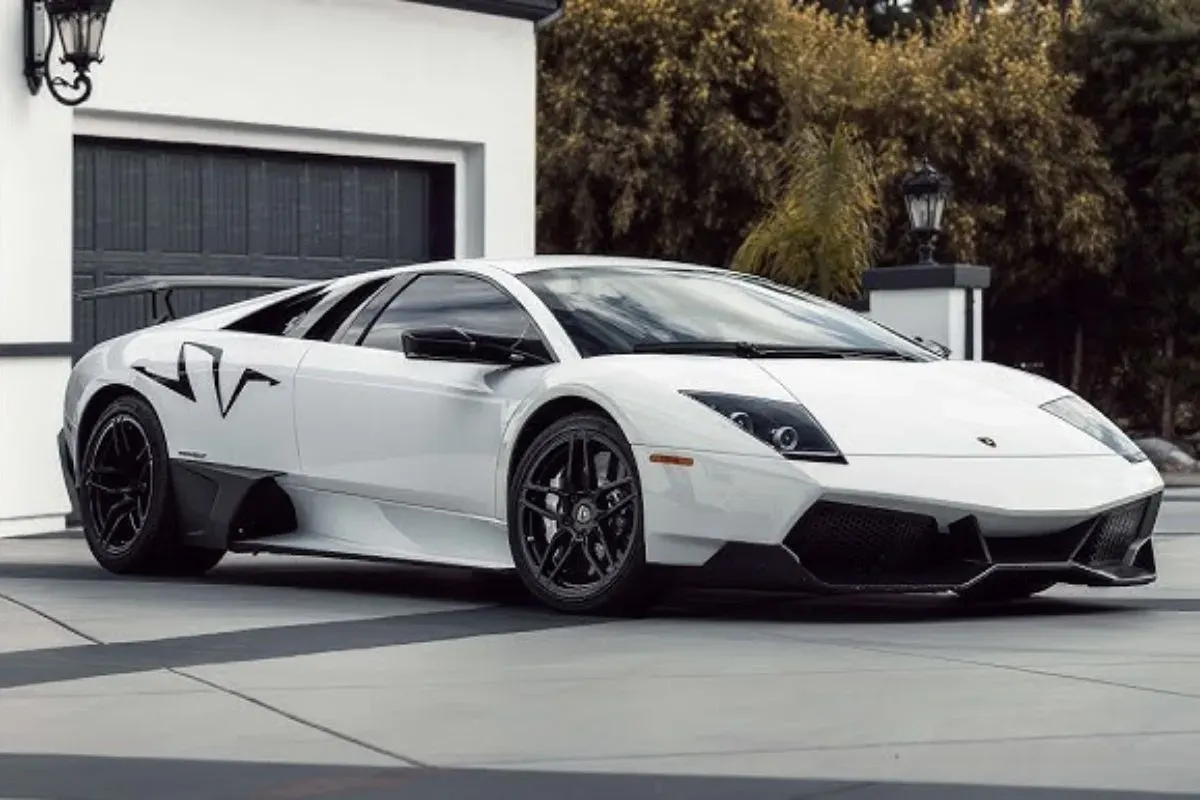 Ilustrasi supercar, Lamborghini Murcielago. (Sumber: YouTube/carcave)