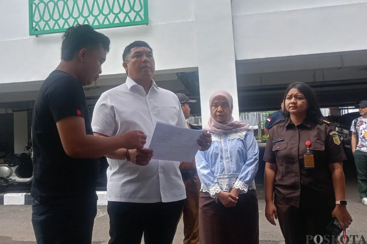 Kejari Kabupaten Bogor memberikan penjelasan tidak mengembalikan barang bukti berupa uang milik korban, Kamis, 21 Agustus 2025. (Sumber: Poskota/Giffar Rivana)