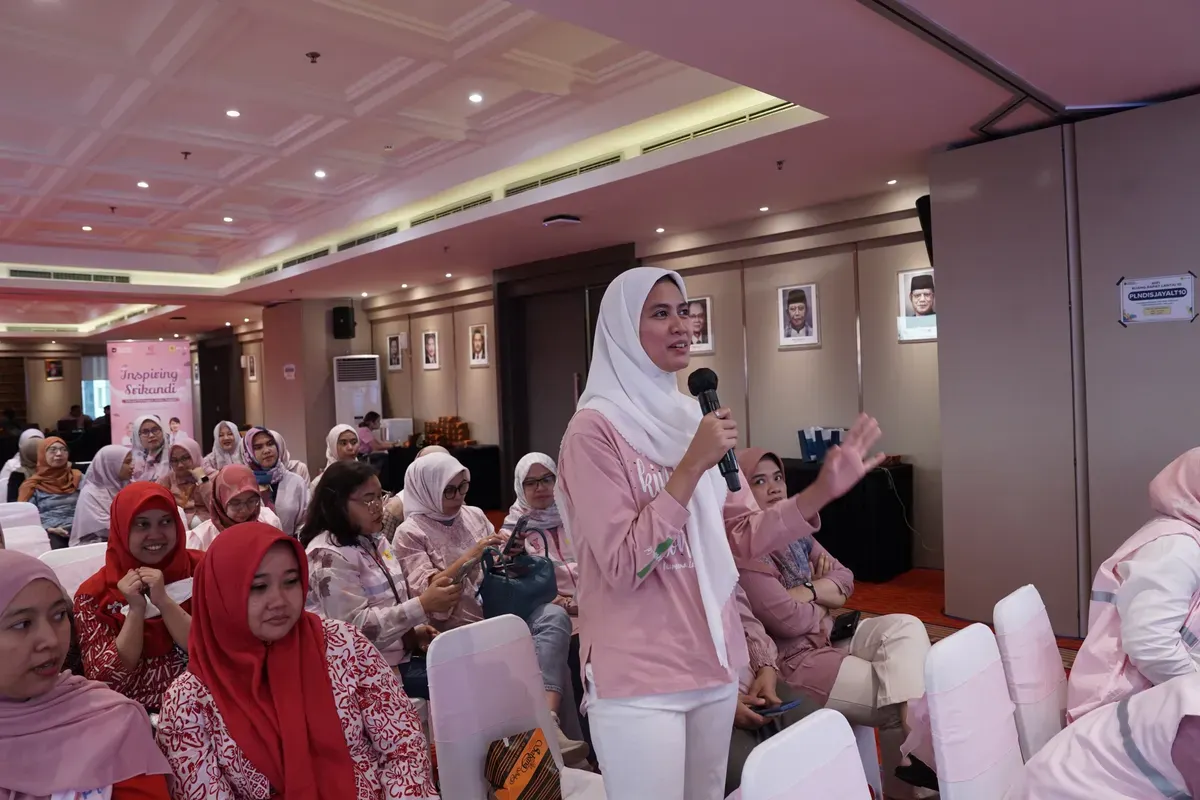 Para peserta Inspiring Srikandi antusias mengikuti kegiatan workshop yang menekankan pentingnya literasi keuangan bagi perempuan agar mampu mengelola keuangan (Sumber: Dok. PLN UID Jakarta Raya)