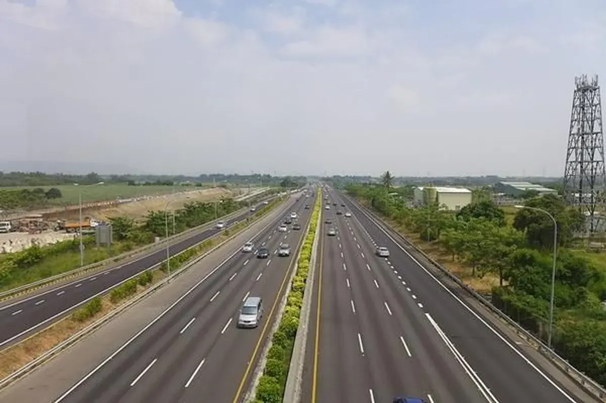 Tarif Tol Becakayu (Bekasi Cawang Kampung Melayu) naik pada tahun 2025. (Sumber: Pinterest)