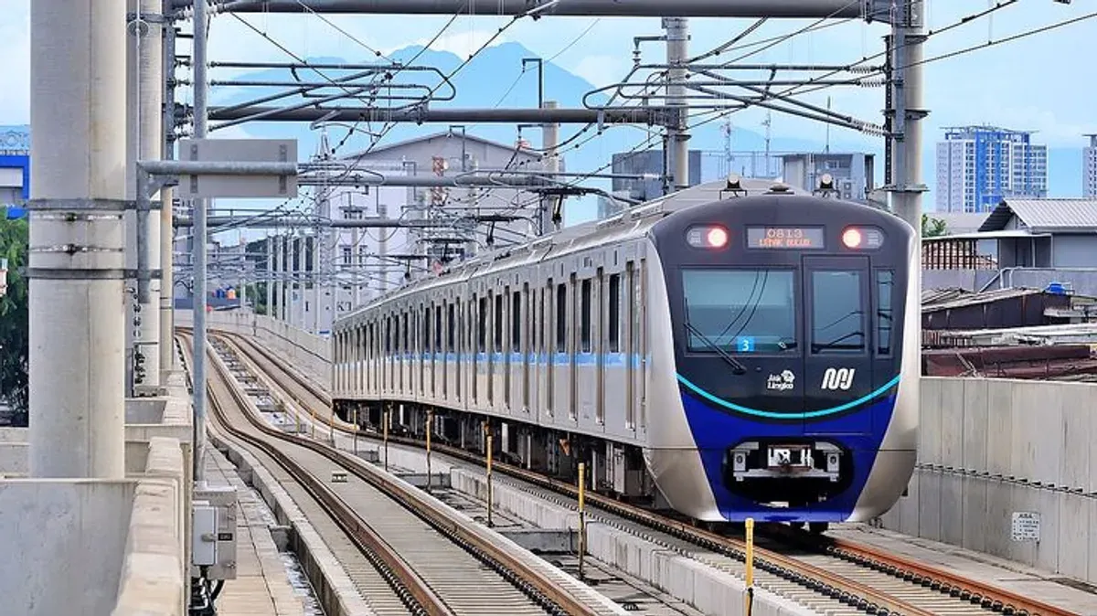 Tarif Rp1 naik transum MRT, LRT, dan Transjakarta berlaku sampai kapan? Cek infonya di sini.(Sumber: Pinterest)