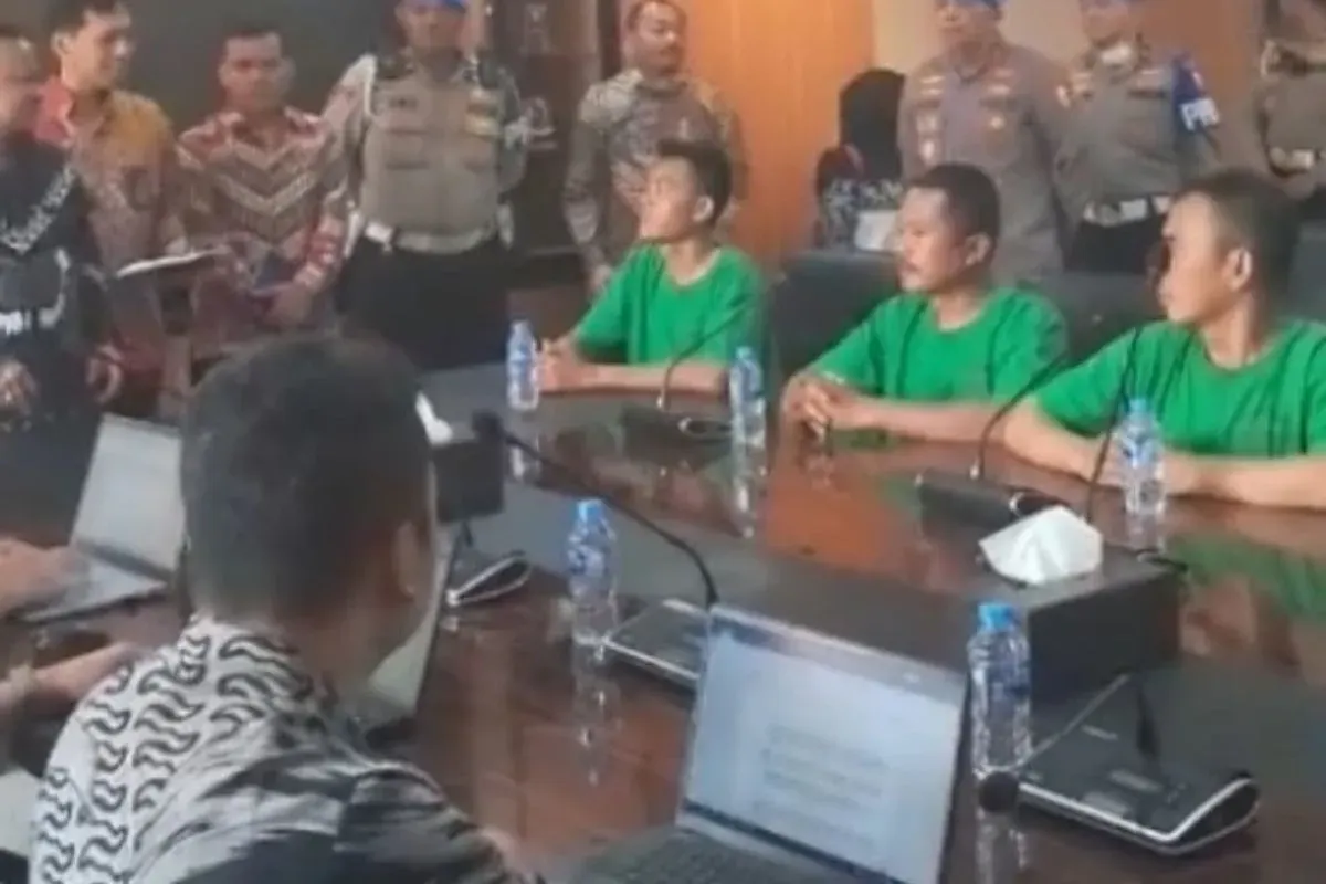 Divisi Propam Polri lakukan pemeriksaan terhadap 7 anggota Brimob yang terlibat dalam penabrakan ojol di aksi demo 28 Agustus 2025. (Sumber: Instagram/@folkkonoha)