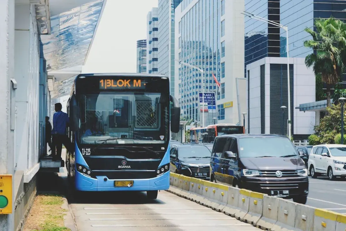 Ilustrasi armada bus Transjakarta. (Sumber: jakarta.go.id)