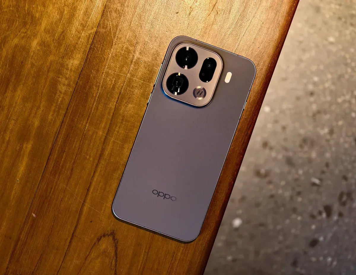 Hp Oppo Find X9 Pro (Sumber: X/@sondesix)