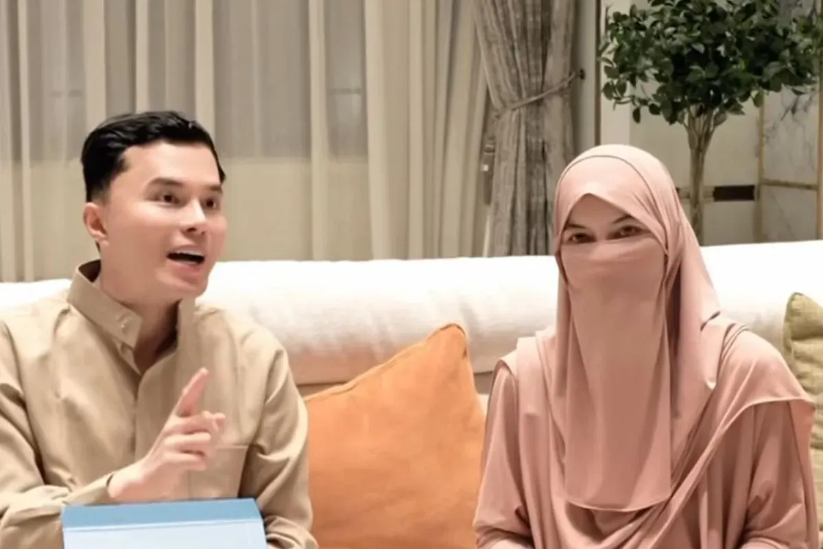 Cadar tak halangi karir, Wardatina Mawa resmi jadi BA kecantikan. (Sumber: tangkapan layar)