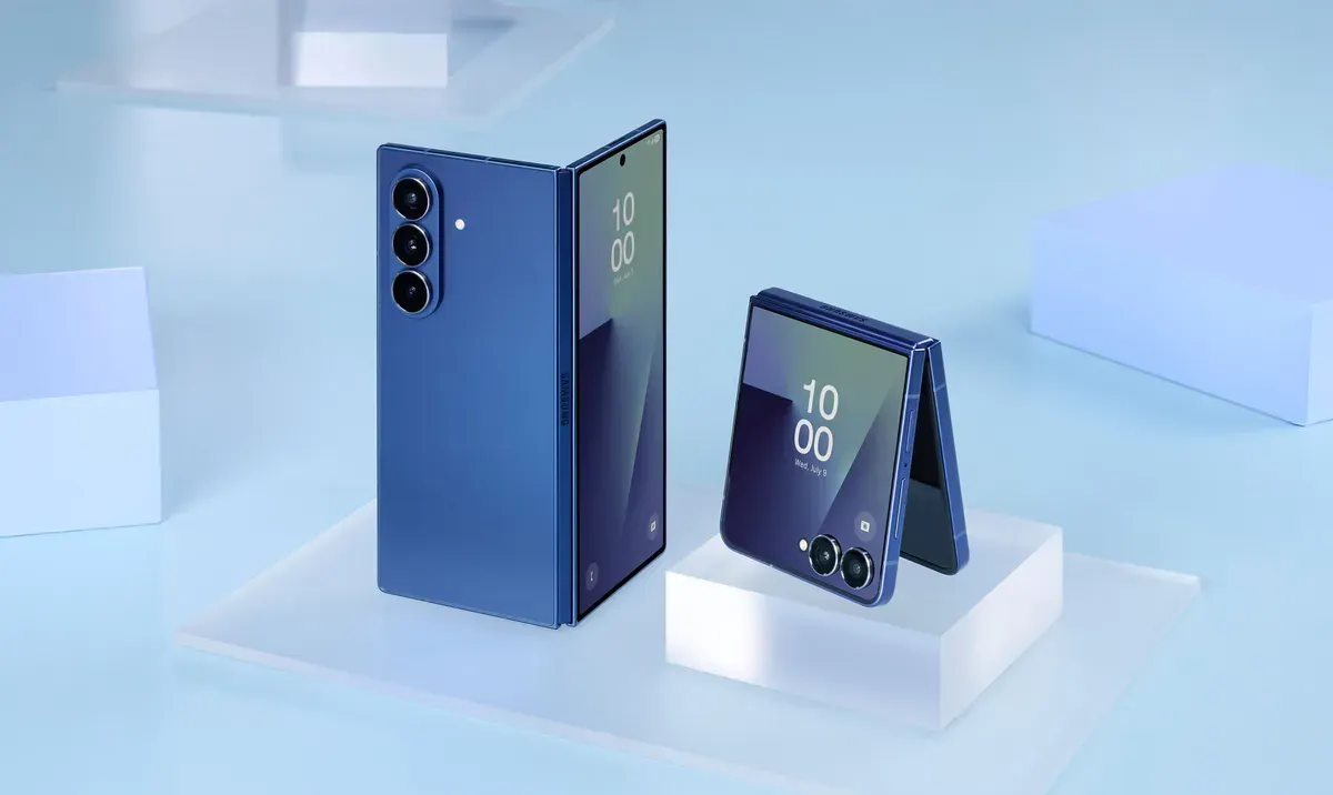 Kehadiran Samsung Galaxy Z Fold 7 turut menjadi penanda persaingan ketat dengan Apple, yang sebelumnya meluncurkan iPhone 17 Pro Max. (Sumber: X/@sondesix)
