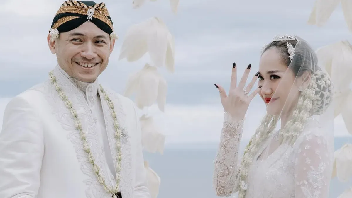 BCL dan Tiko Aryawardhana menikah pada 2 Desember 2023 di Bali. (Sumber: Instagram/@itsmebcl)