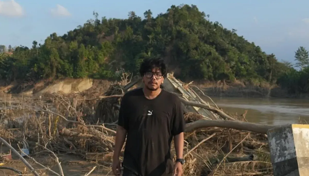 Potret Ferry Irwandi saat jadi relawan bencana Sumatra. (Sumber: Instagram/@irwandiferry)