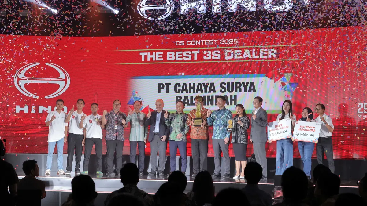 Hino menutup rangkaian CS Contest 2025 dengan pengumuman pemenang Best 3S Dealer. (Sumber: Hino)