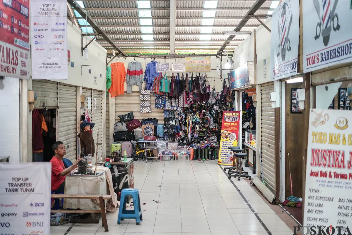 Suasana sepi Pasar Gondangdia, Menteng, Jakarta. (Sumber: Poskota/Bilal Nugraha Ginanjar)