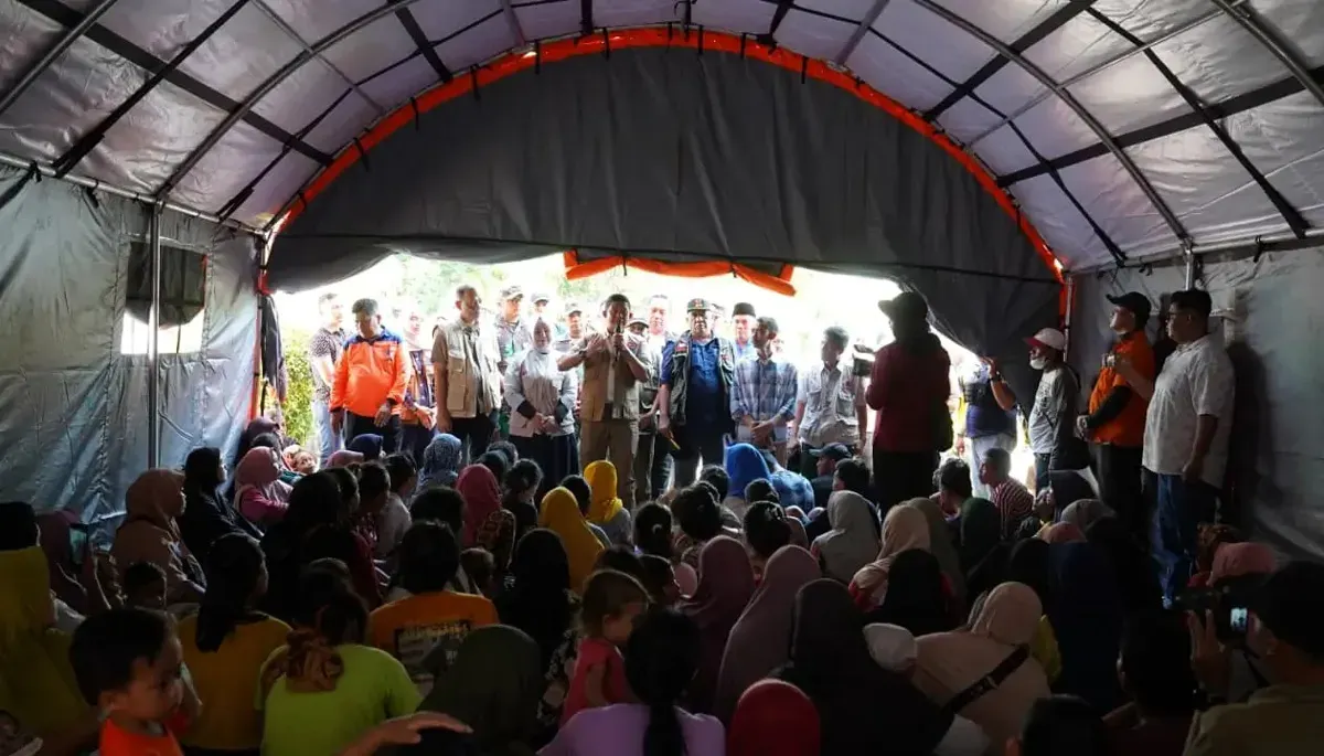 Ilustrasi, warga terdampak bencana alam di Kabupaten Langkat, Sumatra Utara, tinggal di tenda pengungsian. (Sumber: Dok. BNPB)