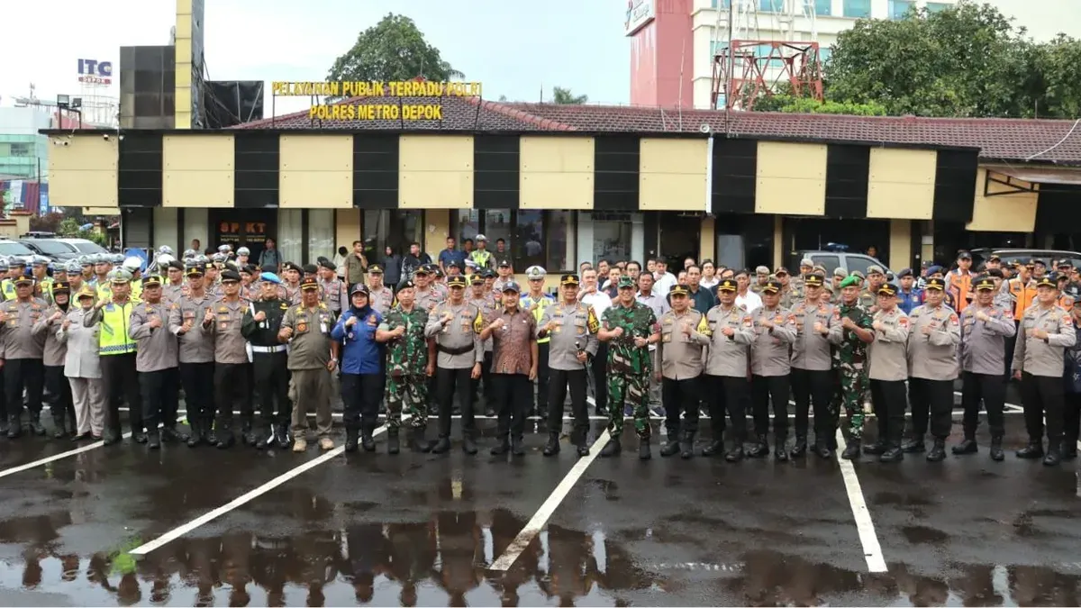 Apel Gelar Pasukan Operasi Lilin Jaya 2025, di Lapangan Mapolrestro Depok, Jumat, 19 Desember 2025. (Sumber: Dok. Humas Polres Metro Depok)
