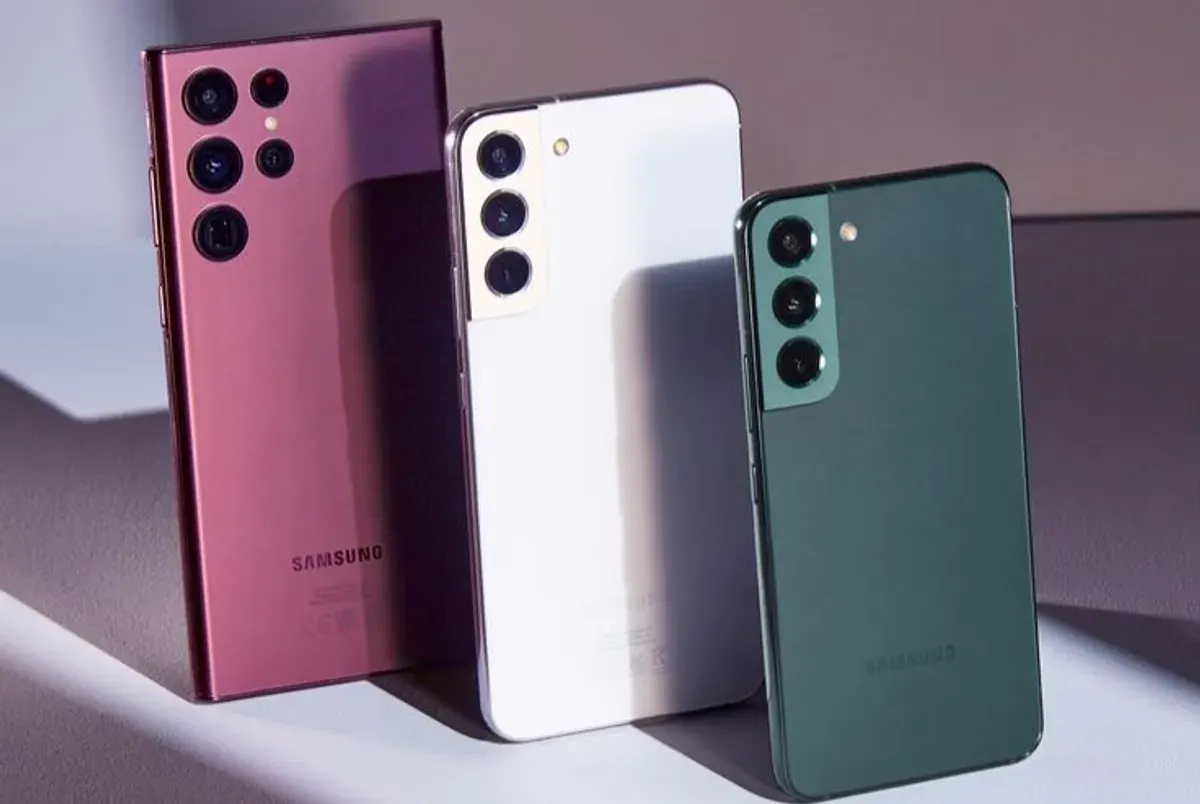 Deretan ponsel Samsung generasi terbaru diprediksi mengalami kenaikan harga pada 2026 seiring lonjakan biaya komponen dan adopsi teknologi AI. (Sumber: Dok/Samsung)