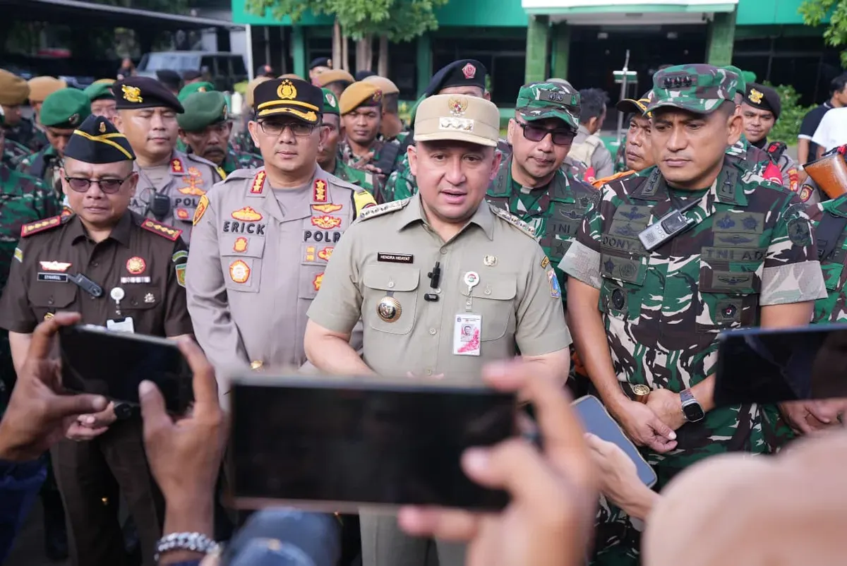 Wali Kota Jakarta Utara, Hendra Hidayat, memberikan penjelasan terkait koordinasi persiapan pengamanan malam tahun baru. (Sumber: Kominfo)