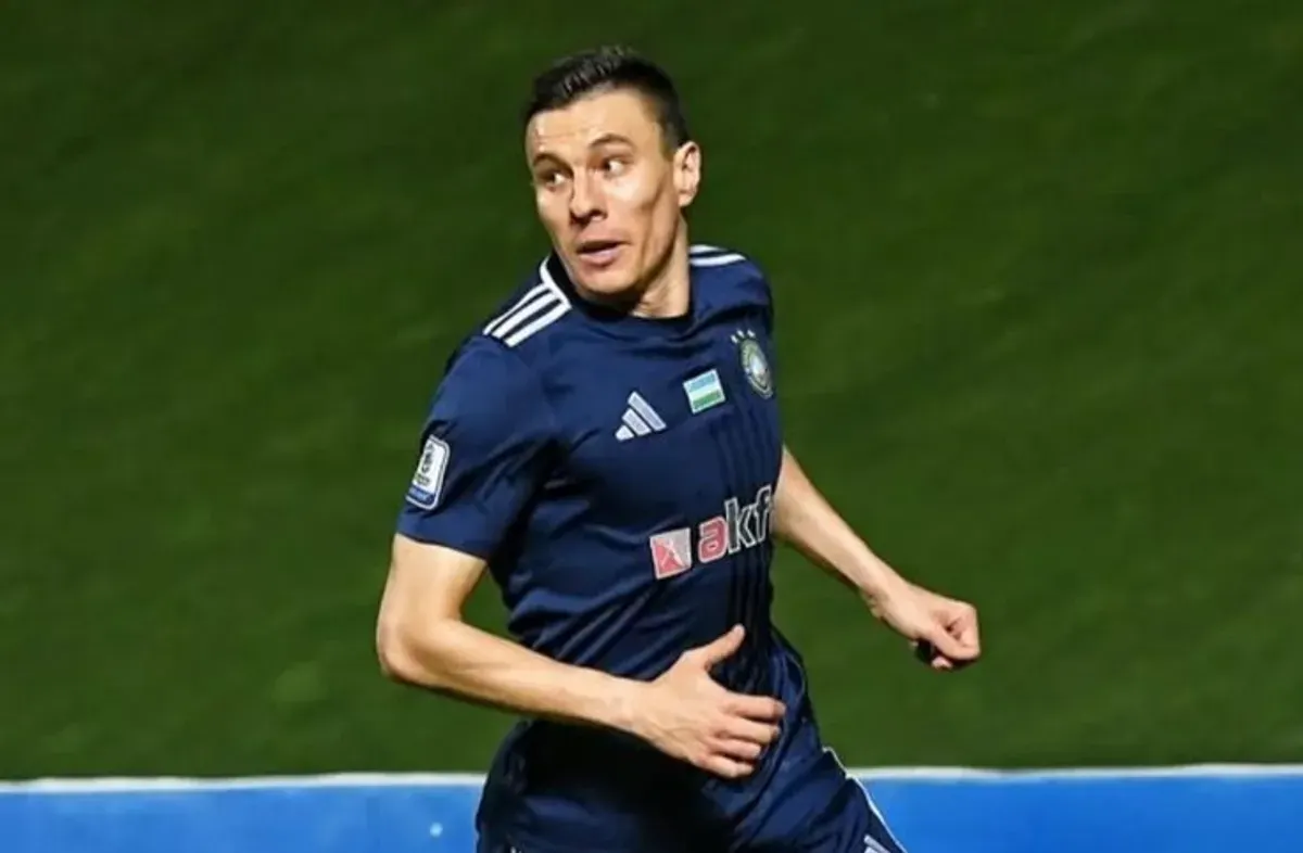 Igor Sergeev, striker andalan Timnas Uzbekistan, dikabarkan masuk radar Persib Bandung jelang bursa transfer putaran kedua musim 2025/2026. (Sumber: Pinterest/@Emiliano BJsilva)