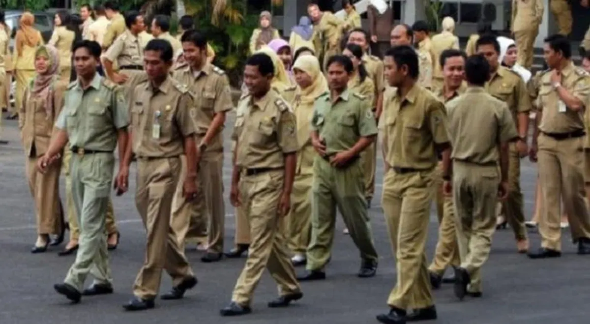 Gaji ke-13 dan ke-14 menjadi tambahan penting bagi kesejahteraan ASN. Bagaimana nasibnya di tahun 2025?" (Sumber: Pinterest)