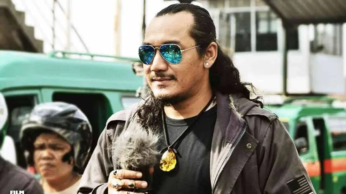 Kabar Kang Gobang meninggal dunia membuat penggemar dan aktor serial Preman Pensiun berduka. (Sumber: X/@elbalerion)