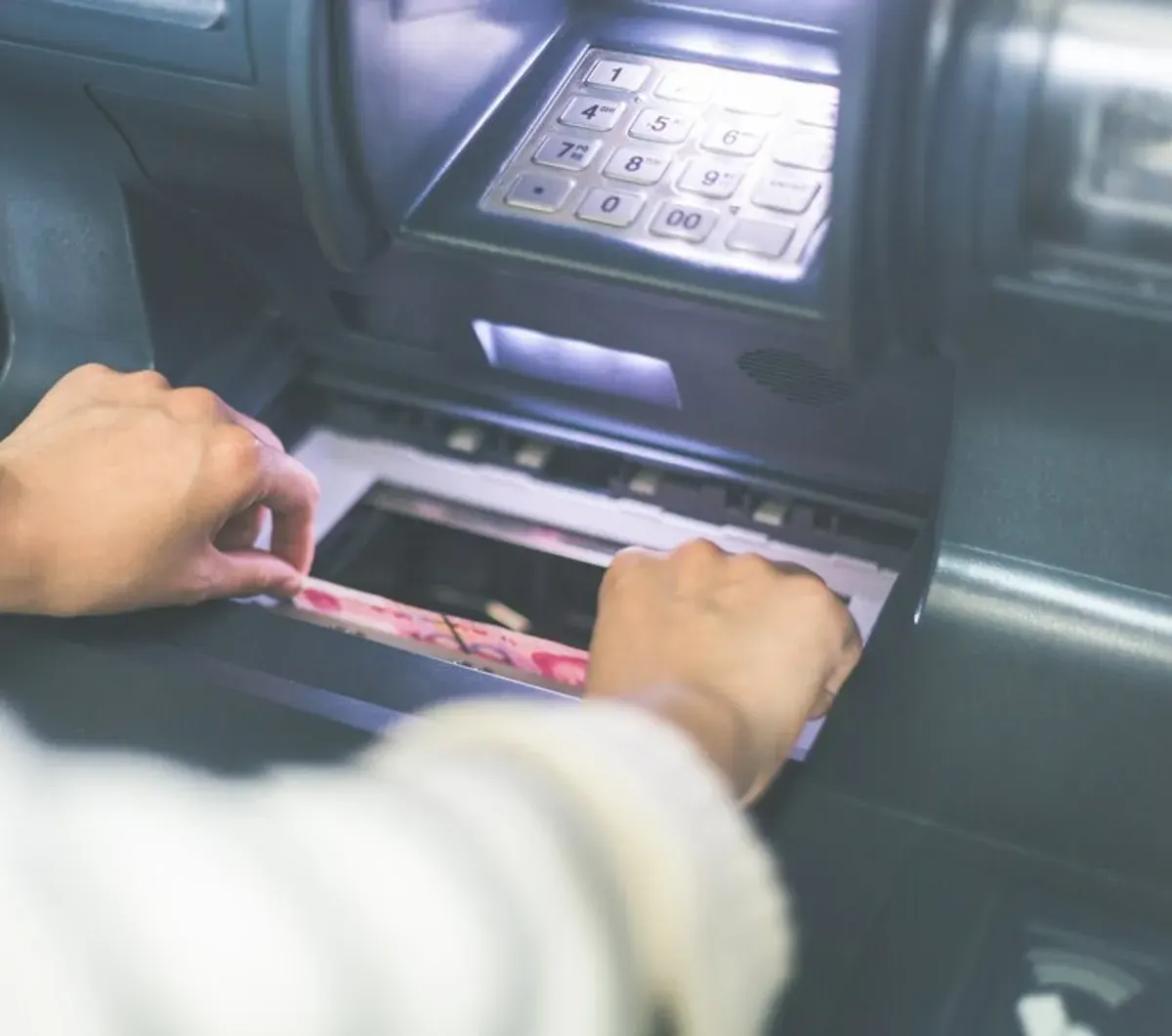 Saldo bansos BPNT telah cair untuk tahap 1. (Sumber: Freepik/fanjianhuan)