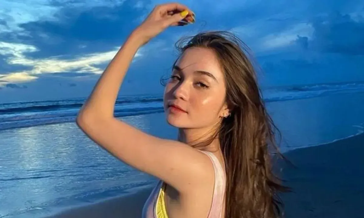 Inilah profil Elina Joerg yang resmi dilamar Athalla Naufal. (Sumber: Pinterest)