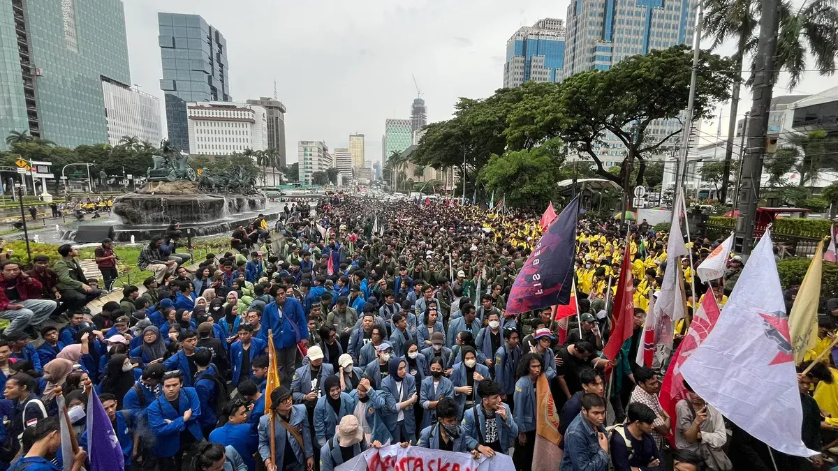 Polisi kerahkan 2.582 personel untuk jaga aksi demo mahasiswa di DPR hari ini. (Sumber: Capture X akun @jackjackparrr)