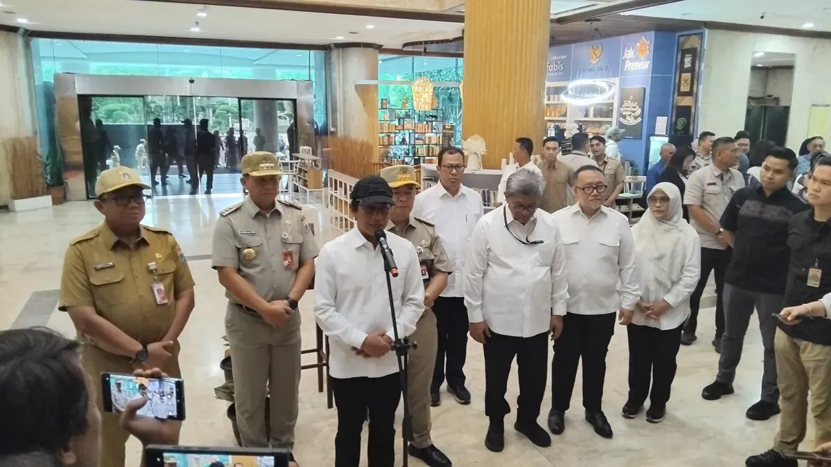 Menteri Lingkungan Hidup, Hanif Faisol Nurofiq. (Sumber: Poskota/Pandi Ramedhan)