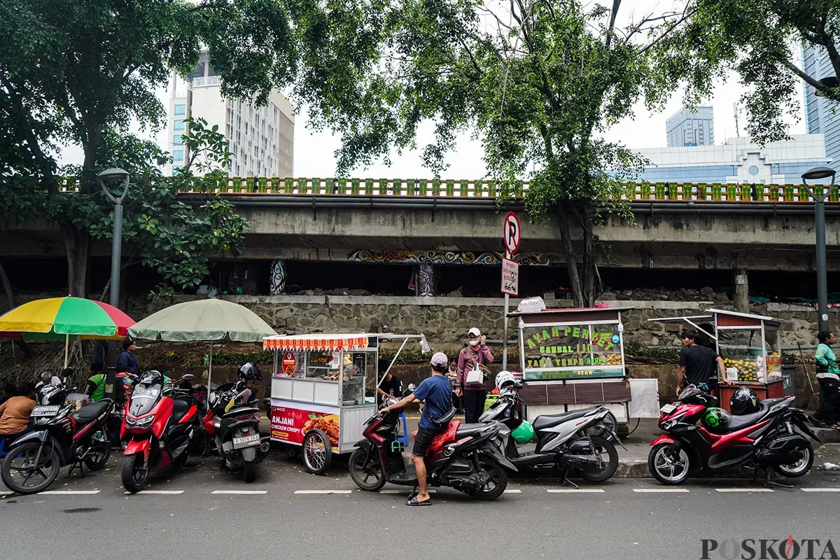 Ilustrasi titik parkir liar di Jakarta. (Sumber: Poskota/Bilal Nugraha Ginanjar)