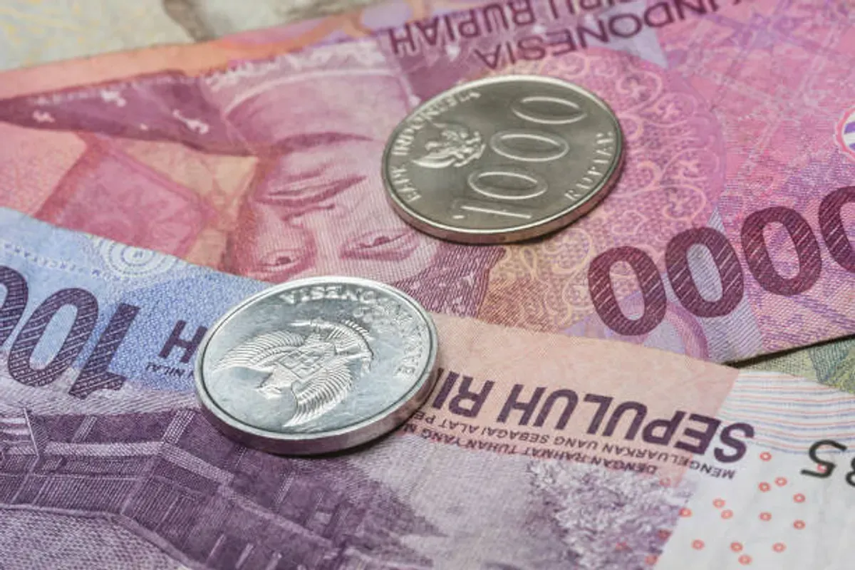 NIK KTP KPM PKH ini berhak terima saldo dana Rp600.000 dari pemerintah via bantuan sosial. Cek informasi lengkapnya. (Sumber: Pixabay)